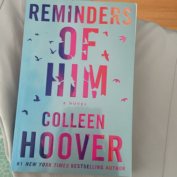 Reminders of Him a novel by Colleen Hoover - Picture 2 of 4